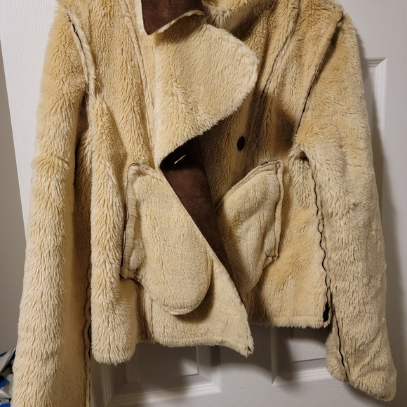 Kennth Cole Reaction Jacket‎ from 06/2006 - Picture 16 of 16